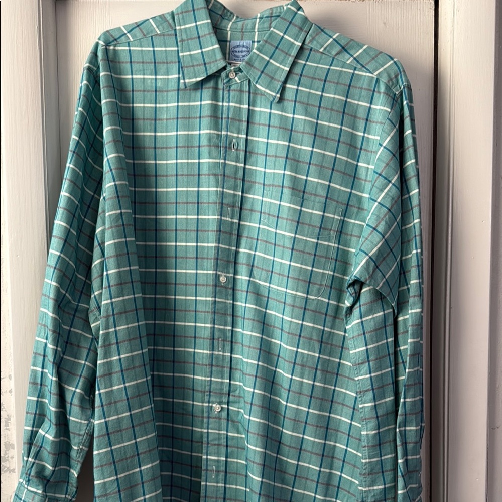 Green Casual Button Down Shirt with Plaid Pattern